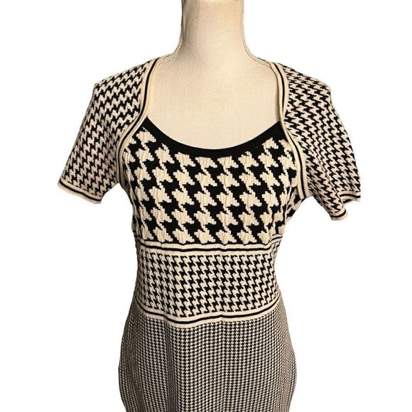 Escada Black & White Houndstooth Scoop Neck Wool Sheath Dress Size Med Designer - Picture 3 of 14
